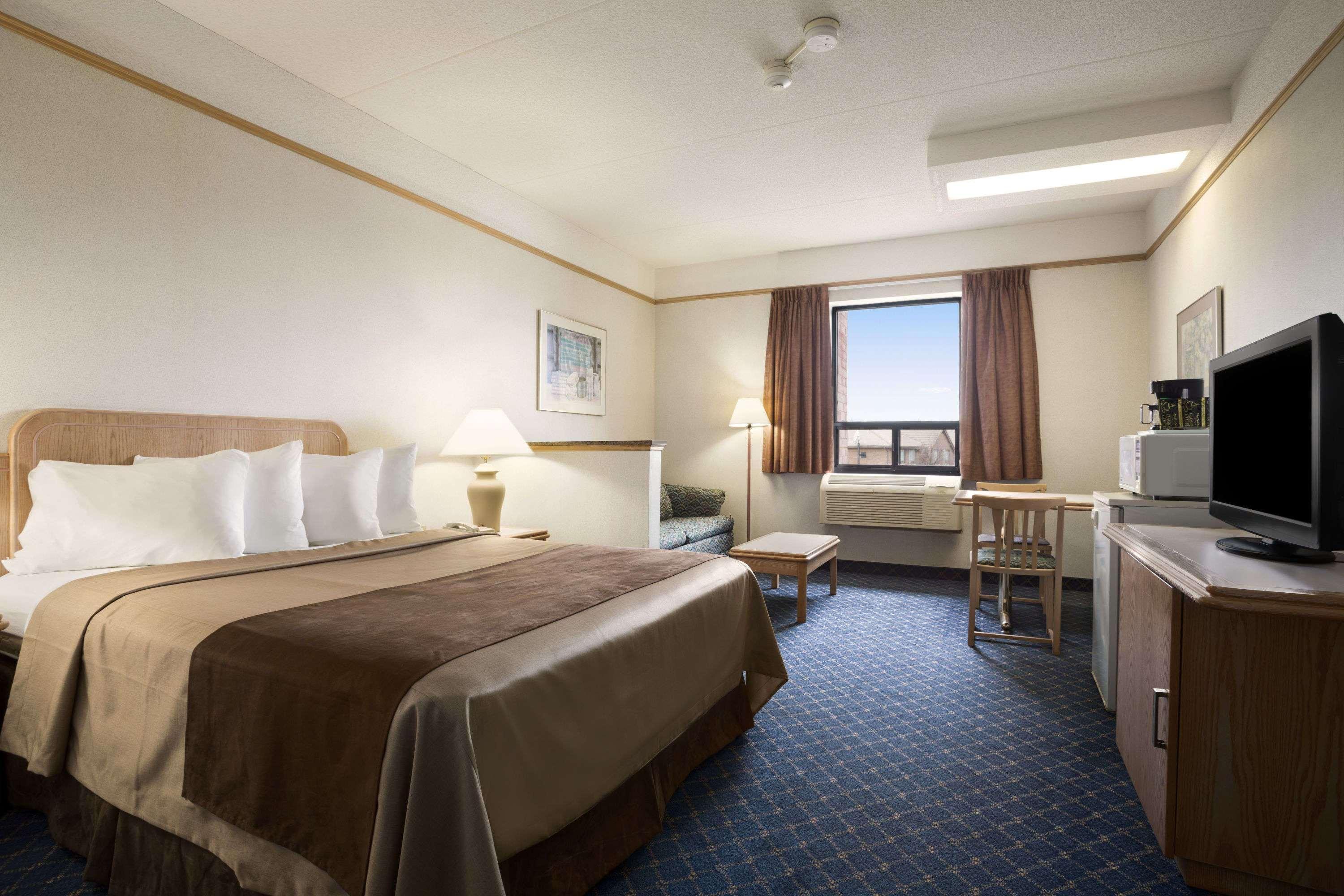 Travelodge By Wyndham Chatham Екстер'єр фото