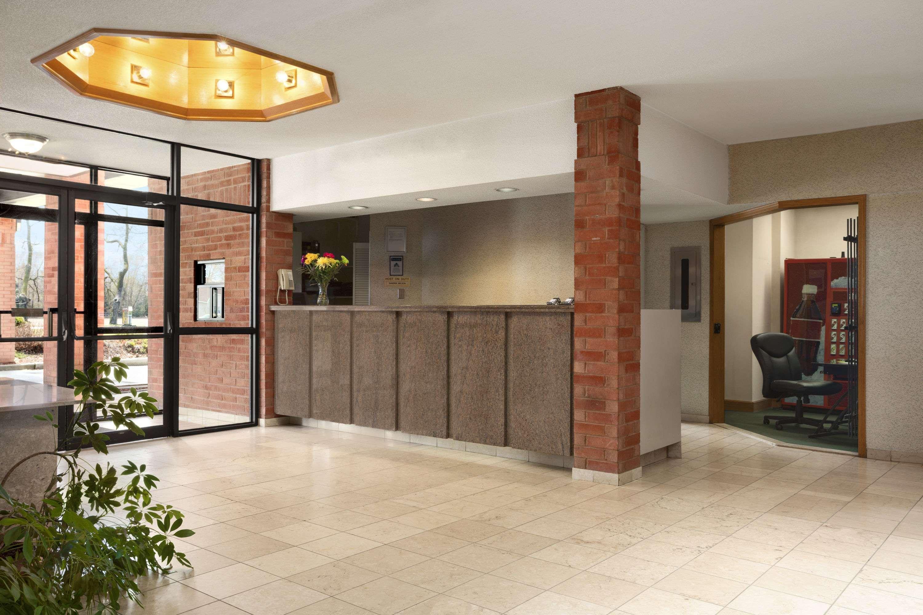 Travelodge By Wyndham Chatham Екстер'єр фото